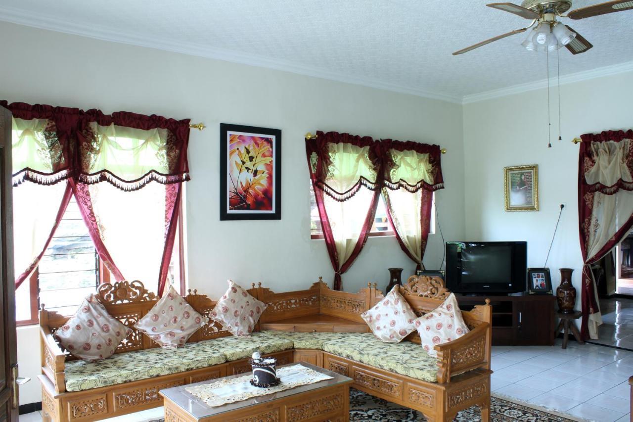 Marry Ind Gunung Kawi Guest House Malang Bumirejo Bagian luar foto