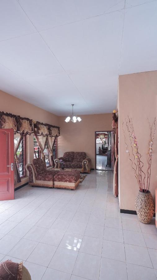 Marry Ind Gunung Kawi Guest House Malang Bumirejo Bagian luar foto